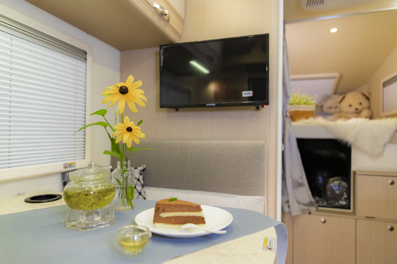 上下鋪床的房車，空間利用真合適