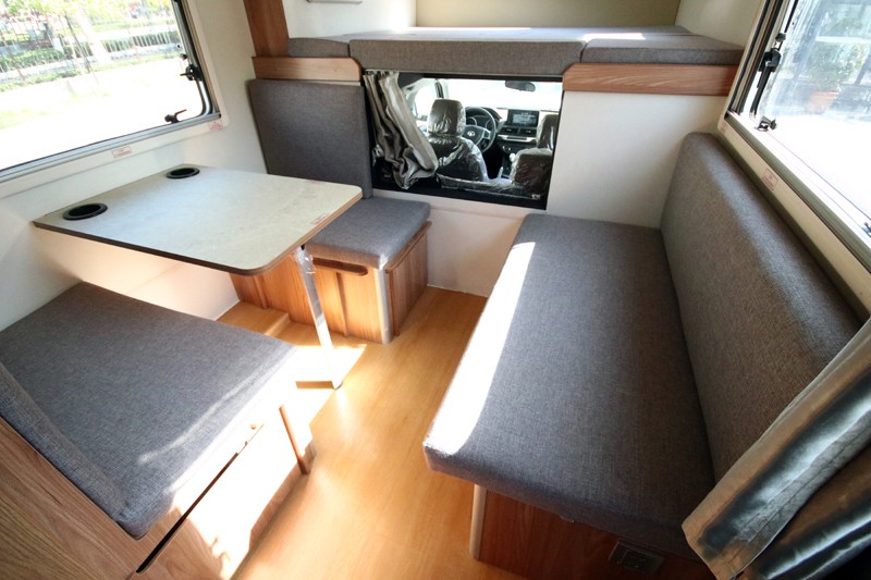 想要大床房車，可以看這兩款