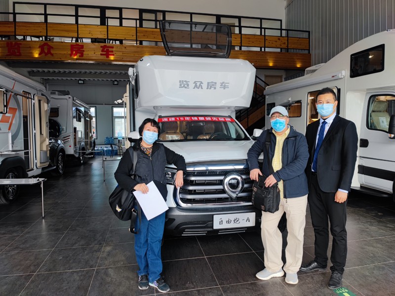 炮營集合，連看自由炮房車