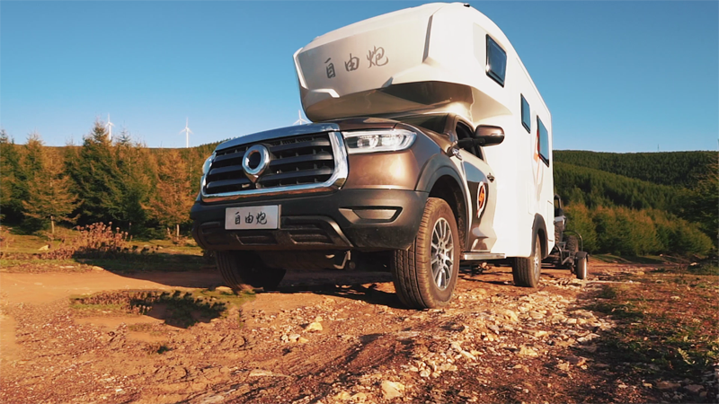 年輕、動力、狂野、舒適，這款房車好