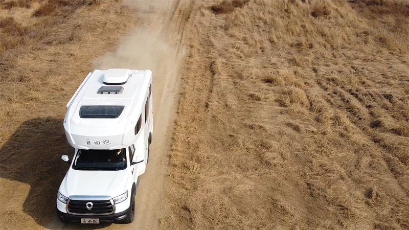 年輕、動力、狂野、舒適，這款房車好