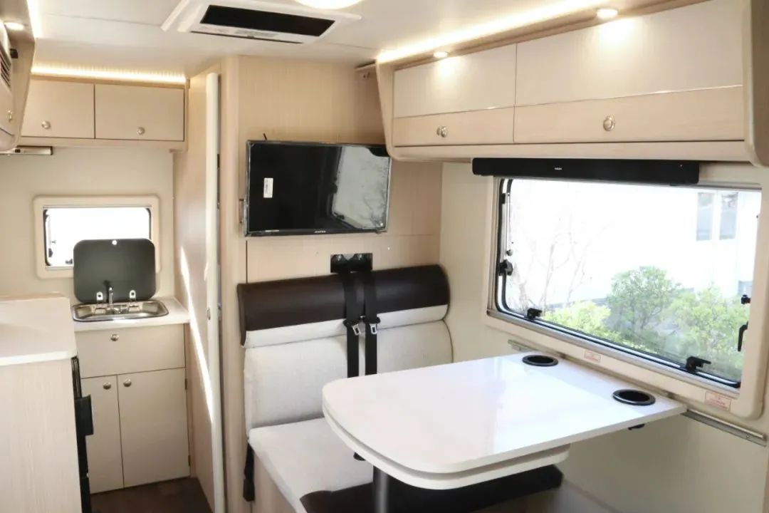 8月12日，相約武漢！顏值、動力、空間都滿意的皮卡房車來了！