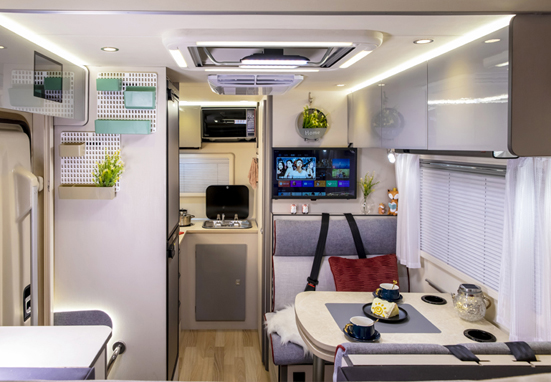 年輕、動力、狂野、舒適，這款房車好