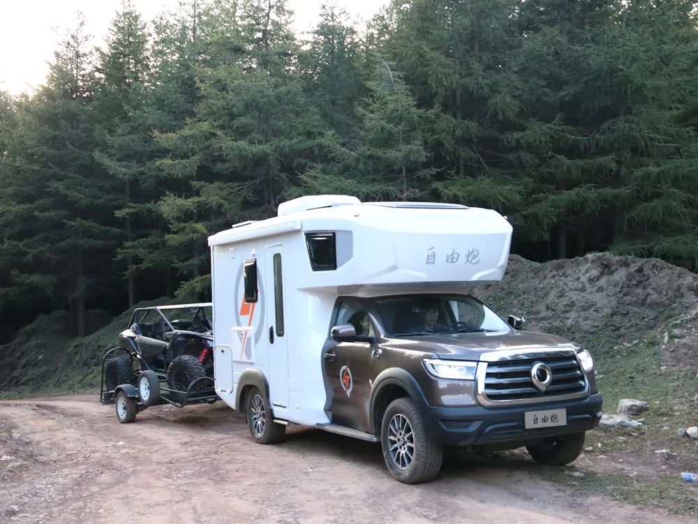 C6駕照即將到來！這款擁有牽引資質的自行式房車千萬別錯過！